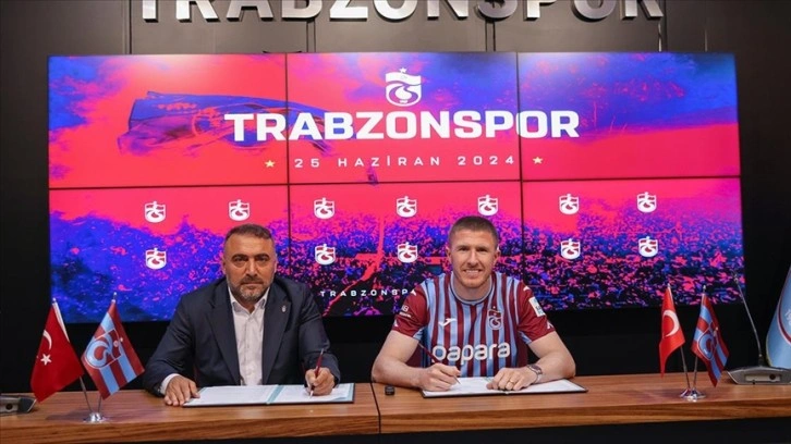 Trabzonspor, yeni transferleri Barisic ve Lundstram için imza töreni düzenledi