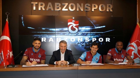 Trabzonspor yeni transferleri için imza töreni düzenledi