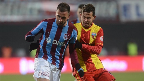 Trabzonspor, Zeki Yavru ile bir yıllık sözleşme imzaladı