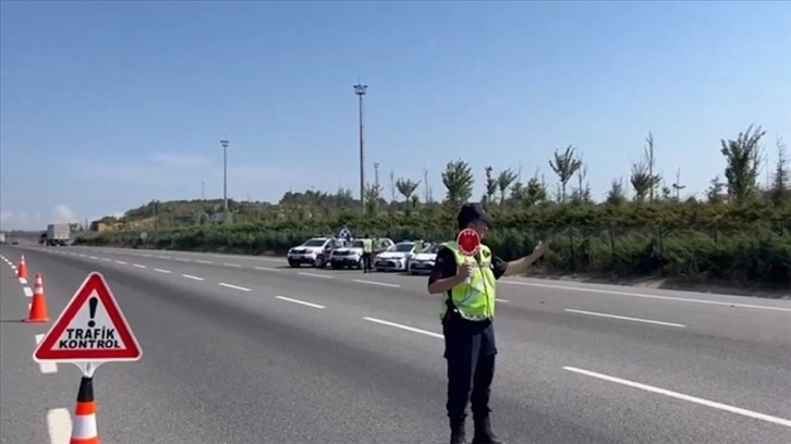 Trafik ekipleri, 18-25 Temmuz'da 2 milyon 464 bin 204 aracı denetledi