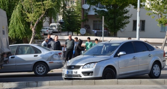 Trafik ışıklarında zincirlerme kaza