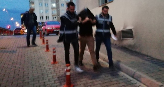 Trafikte makas atıp, polisleri silahla tehdit etmişti! Yakalandı