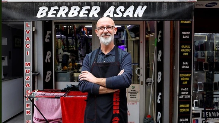 Trakya şivesiyle yazılan 'Berber Asan' tabelası gülümsetiyor