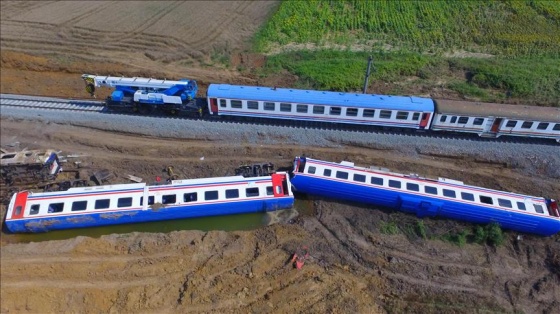 Tren kazasında ölenlerin sayısı 25'e yükseldi