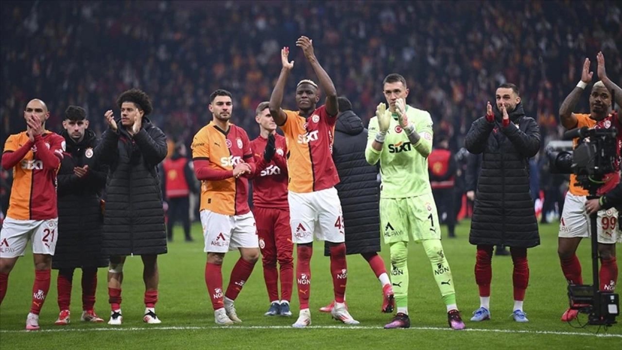 Süper Lig'de Galatasaray 6 puan farkla liderliği sürdürdü