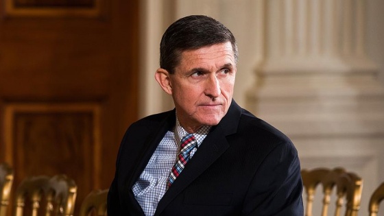 Trump, Flynn'in durumunu değerlendiriyor