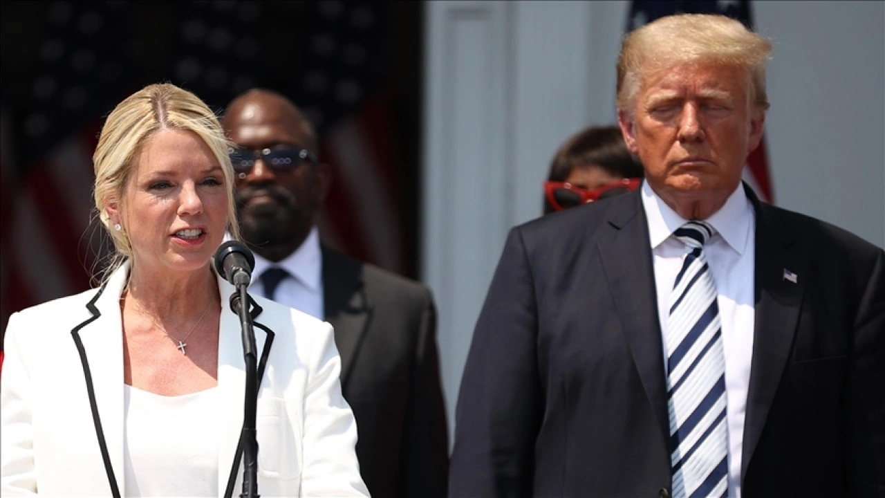 Trump, Gaetz'in çekilmesiyle Adalet Bakanlığına Pam Bondi'yi aday gösterdi