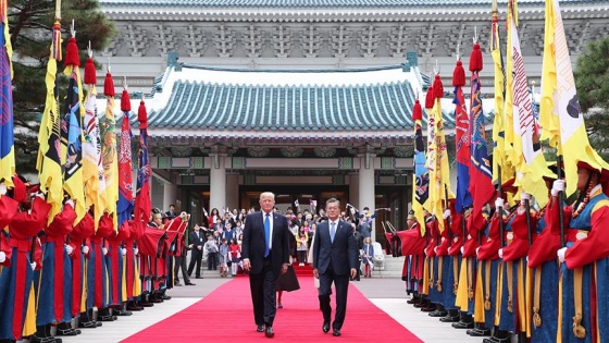 Trump Güney Kore'yi ikiye böldü