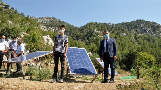 TÜBİTAK Başkanı Mandal'dan evinin elektriğini üreten öğrenciye ziyaret