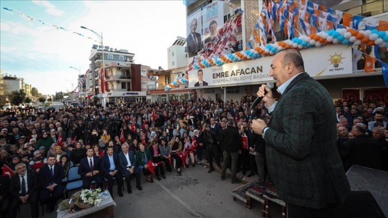 'Tüm dünyada FETÖ'cü hainlerin ensesindeyiz'