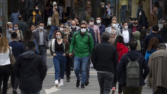 Tüm illerde yoğun cadde, sokak ve durak gibi alanlarda sigara içmek yasaklandı