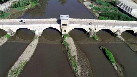 Tunca Nehri'nde kum adacıkları oluştu