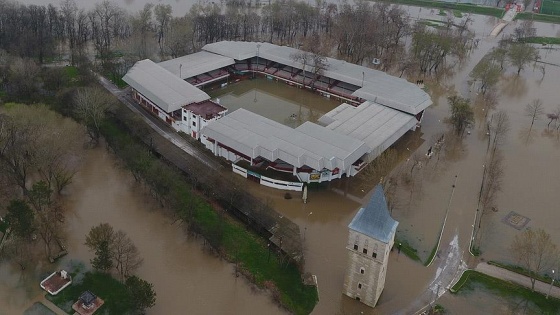 Tunca Nehri taştı, Kırkpınar sular altında kaldı