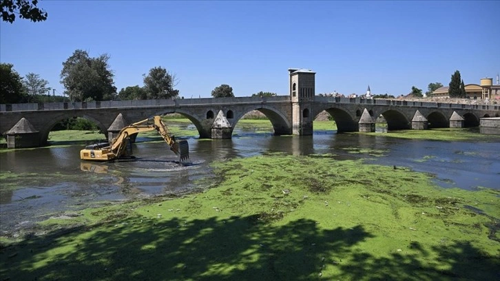 Tunca Nehri yatağında temizlik çalışması başlatıldı