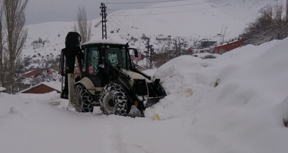 Tunceli'de kar 147 köy yolunu ulaşıma kapattı