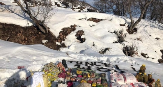 Tunceli’de teröristlere ait sığınak ve çok sayıda malzeme ele geçirildi