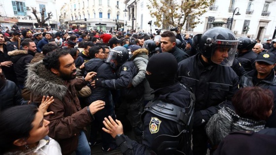 Tunus'ta hayat pahalılığı protesto edildi