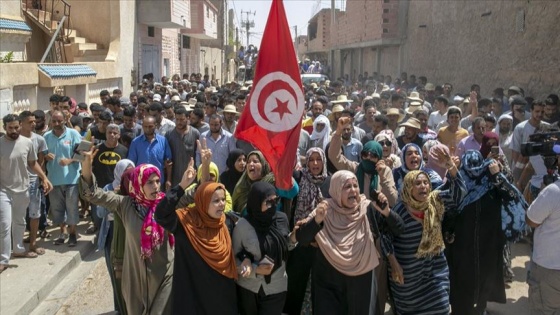 Tunus'un Libya sınırında bir gencin öldürülmesine yönelik tepkiler sürüyor