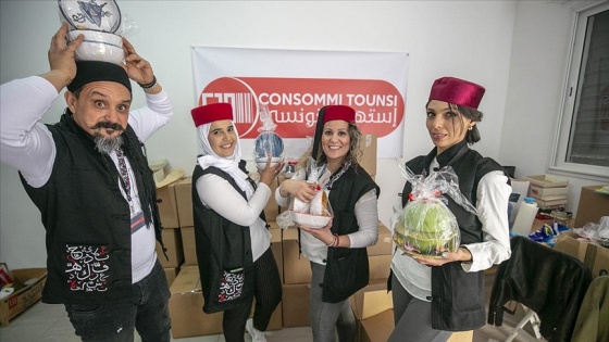 Tunuslu gönüllüler ramazanda yerel ürünlerle ihtiyaç sahiplerinin yardımına koşuyor