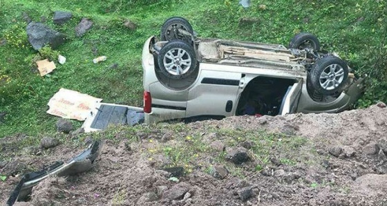 Türbe ziyaretine giderken şarampole uçtular: 1 ölü, 4 yaralı