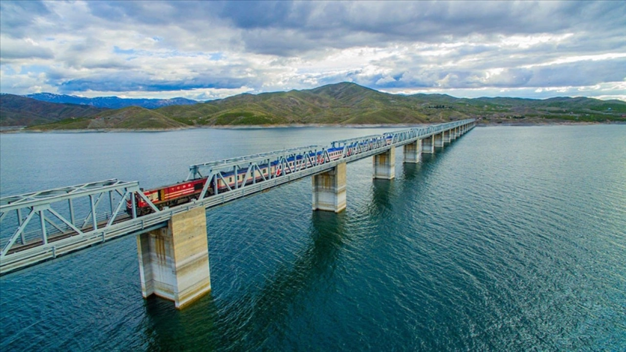 Turistik Doğu Ekspresi seferleri 23 Aralık'ta başlayacak