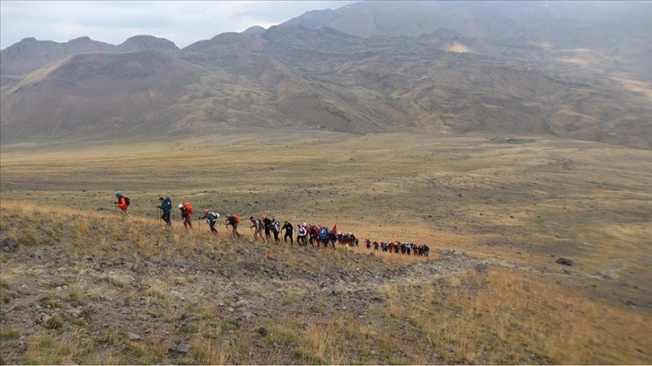 Turizme açılan Küçük Ağrı Dağı'nda 