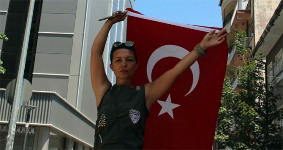 Türk Bayrağı'na çirkin saldırı iddiası