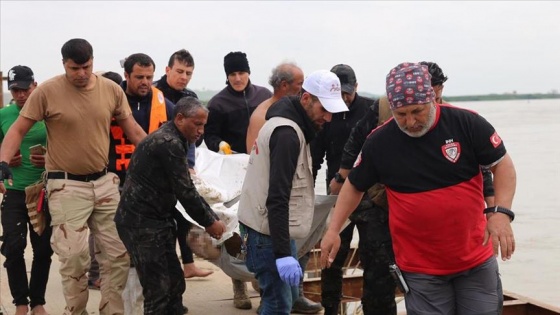 Türk dalgıçlar Musul'da bir kişinin daha cesedine ulaştı