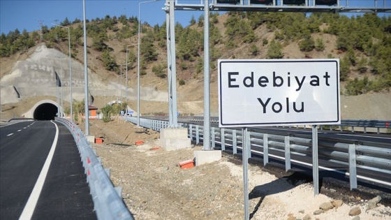 Türk edebiyatçılarının isimleri 'Edebiyat Yolu'nda yaşatılıyor