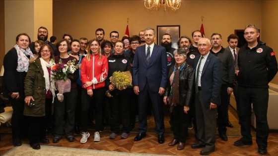 Türk ekibi Antarktika Bilim Seferi'nden döndü