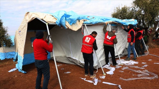 Türk Kızılay'dan İdlib'deki çatışmalardan kaçanlara yardım eli