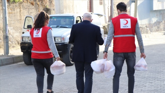 Türk Kızılay Siirt'te her gün 500 kişiye iftar yemeği ulaştırıyor