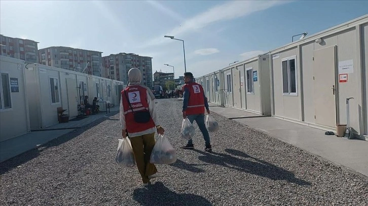 Türk Kızılay Şubesinden özel gereksinimli depremzede çocukların ailelerine destek