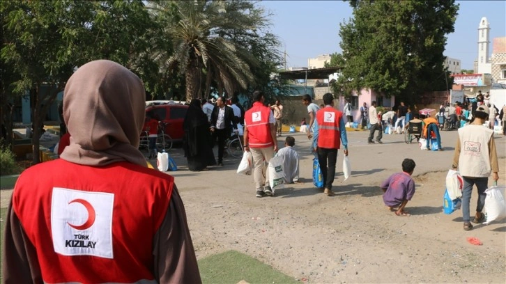 Türk Kızılay, Yemen'de yoksul aileler ile ihtiyaç sahibi engellilere 500 gıda kolisi dağıttı