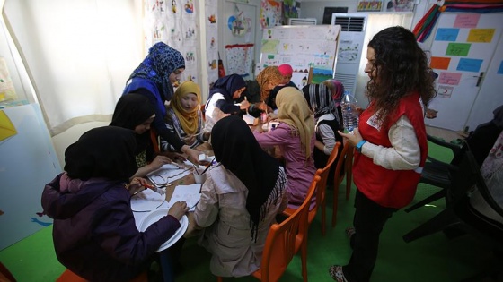 Türk Kızılayı Suriyeli gençleri geleceğe hazırlıyor