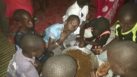 Türk Kızılayından Senegal'de yetimlere iftar