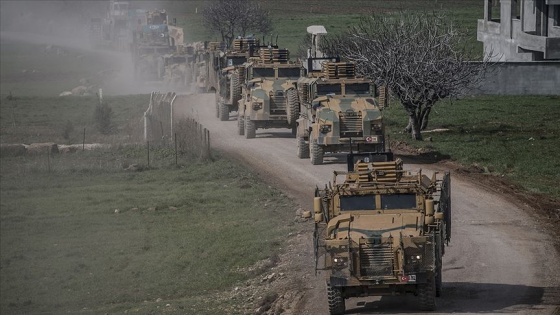 Türk komandoları vatandaşların okuduğu Fetih Suresi eşliğinde sınıra gitti