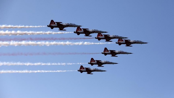 Türk Yıldızları'ndan Rize'de muhteşem gösteri