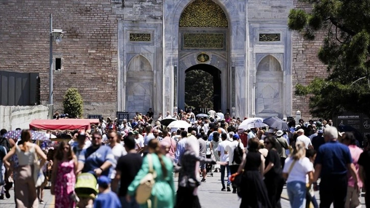 Türkiye bu yılın 5 aylık döneminde 18 milyona yakın ziyaretçi ağırladı