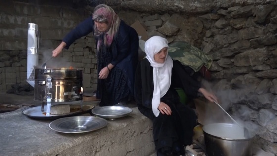 Türkiye'de ilk iftar Hakkari'de yapıldı