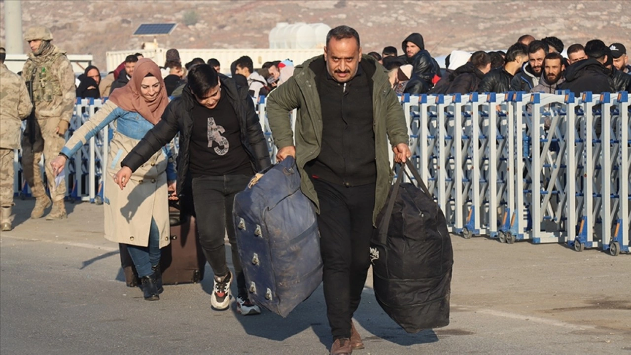 Türkiye'deki Suriyelilerin ülkelerine dönüşü sürüyor