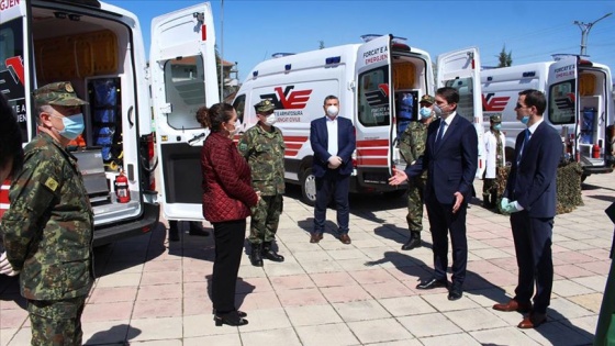 Türkiye'den Arnavutluk'a ambulans yardımı