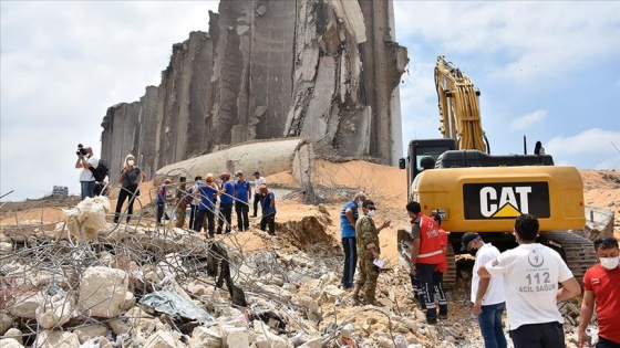 Türkiye'den giden kurtarma ekibi, Beyrut Limanı'nda faaliyet yürütüyor