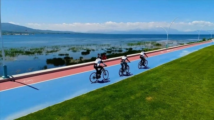 Türkiye genelinde 1643 kilometre bisiklet yolu ve 373 kilometre yeşil yürüyüş yolu yapıldı