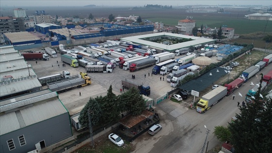 Türkiye'nin 81 ilinden Suriye'ye gönderilen 350 yardım tırının sınır geçişi başladı