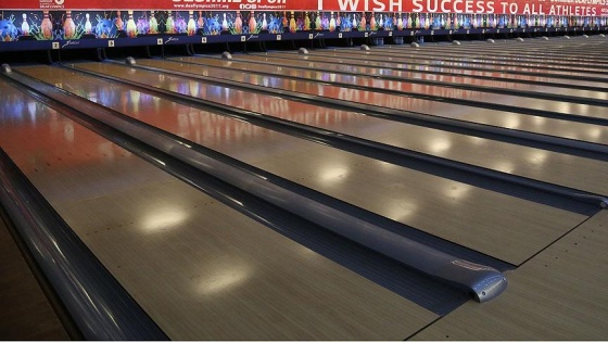 Türkiye'nin en büyük bowling salonu halka açıldı