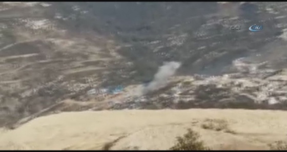 Türkiye sınırındaki çadır kente Rus bombardımanı