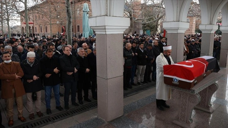 Türkiye'de tedavi görürken vefat eden Filistinli Manama son yolculuğuna uğurlandı