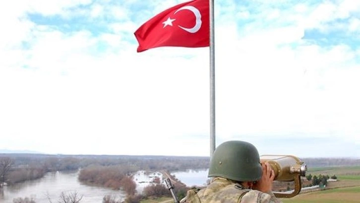 Türkiye'den Yunanistan'a geçmeye çalışan 10'u FETÖ mensubu 11 kişi yakalandı