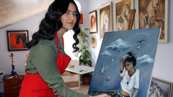 Üç yılda 7 resim sergisi açan 16 yaşındaki Asya'nın hedefleri büyük
